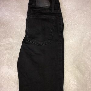 Levi skinny jeans, never worn